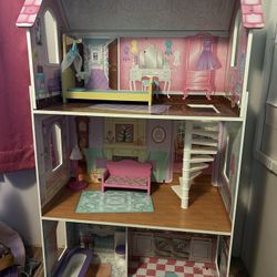 Doll House With Furniture 