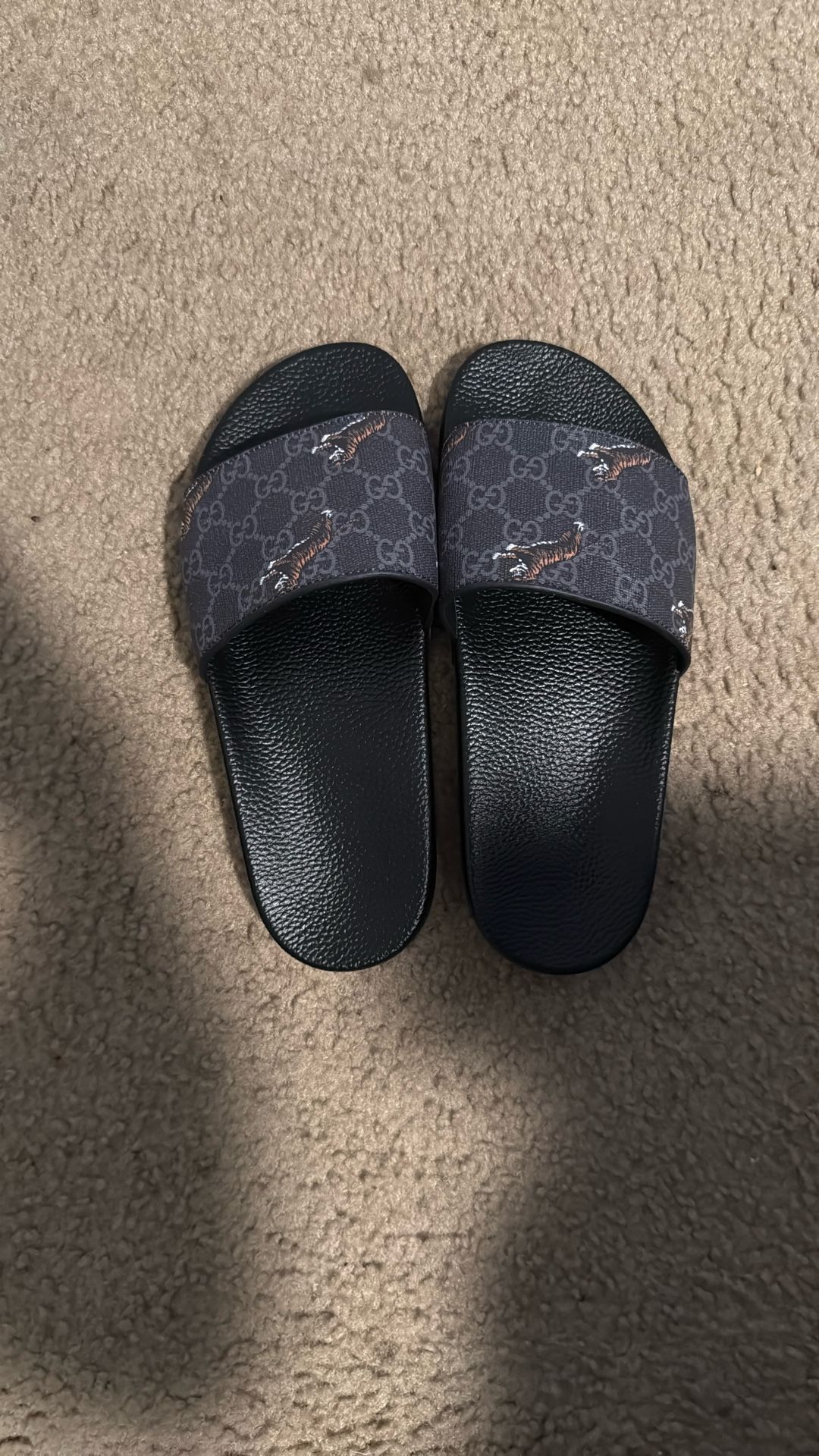 Used Gucci slides