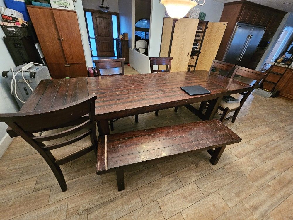 10' Table And Hutch