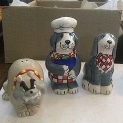 3 Dogs Salt & pepper shakers 