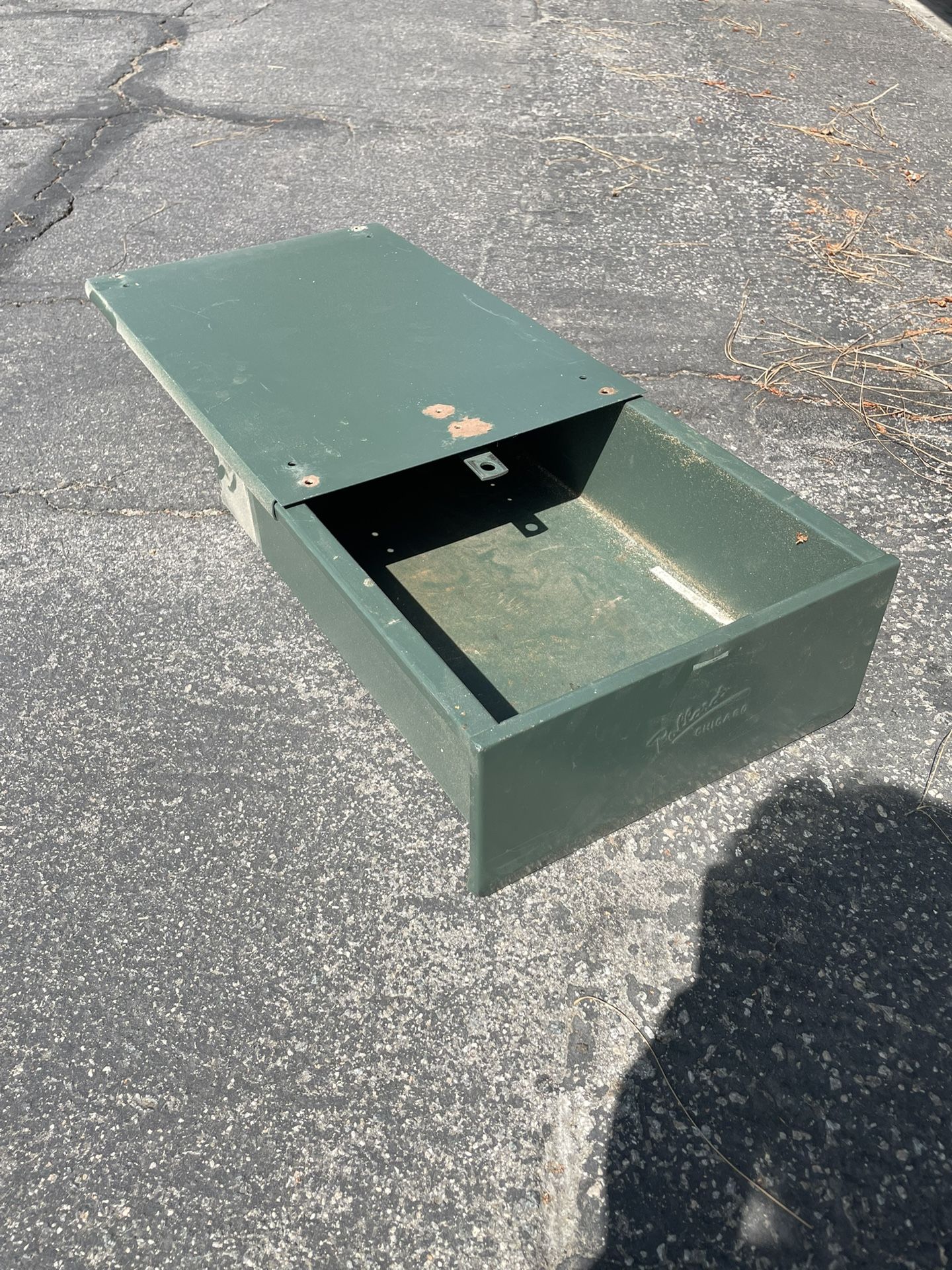 Metal Drawer With Locking Tab