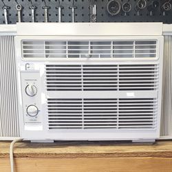 Window AC Unit 