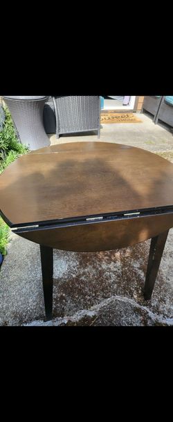 Drop down leaf ashley dining table small round