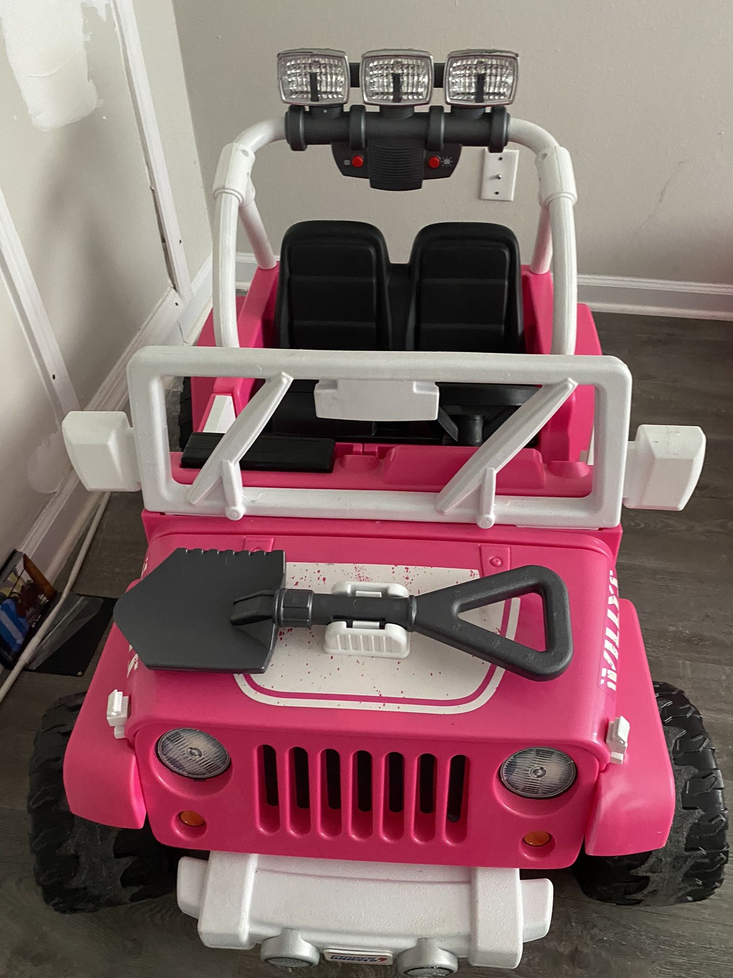 POWER WHEEL JEEP WRANGLER WILLYS PINK