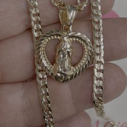 14k premium gold plated pendant and Cuban necklace ✨✨✨