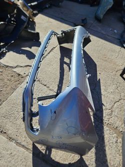 Toyota sienna XLE front bumper oem