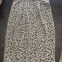 Animal print skirt. Pencil style size small