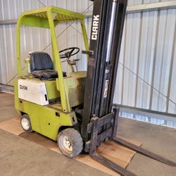 Clark Forklift