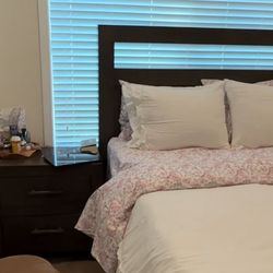 Queen Bed Frame 