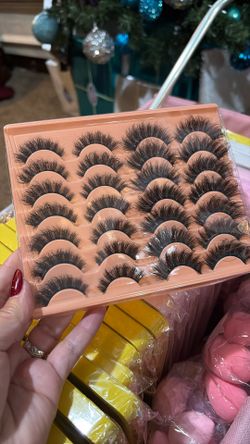 14 Piece Eyelashes 2 Styles