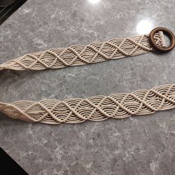 Pretty crocheted belt (S)