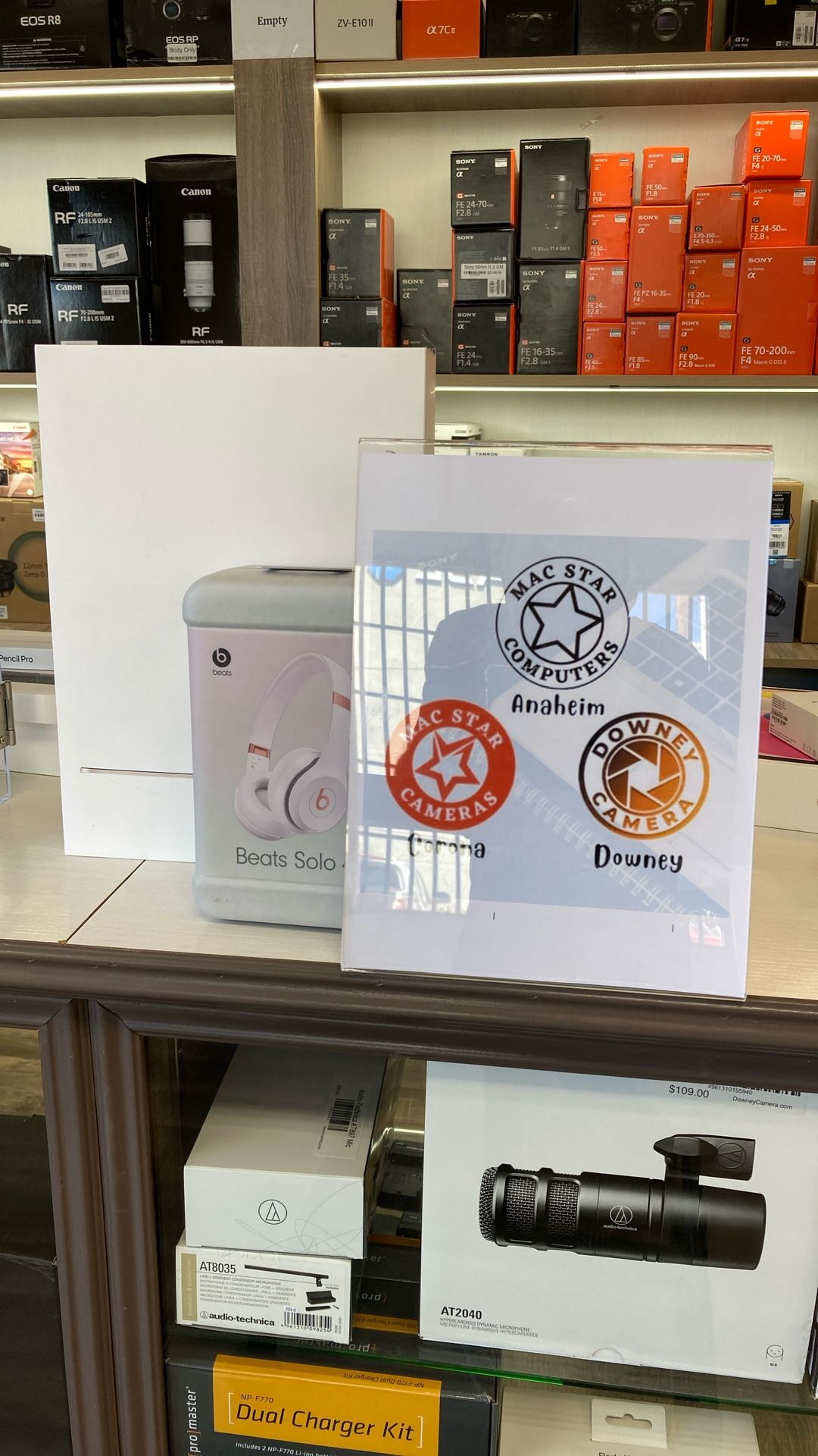 13”MacBook Air M4 256SSD With Beats Solo 4 Headset