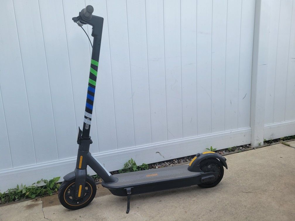 2 Segway NINEBOT MAX fully functional
