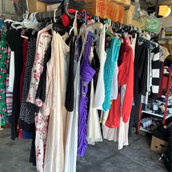 Lots Of nice clothes, Some with tags all like new