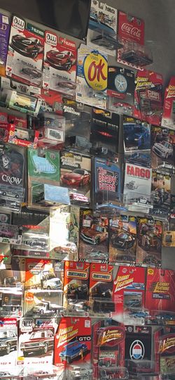Large toys today Thurs 8-5pm big sale