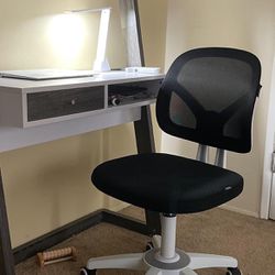White Office Mesh Desk Chair With Wheels