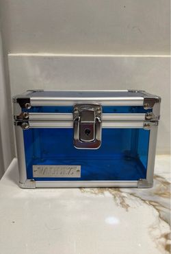 Vaults locking index card box. Sorry no key