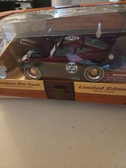 Disney Pixar Cars Lightning McQueen Custom Die Cast Limited Edition Lasseter
