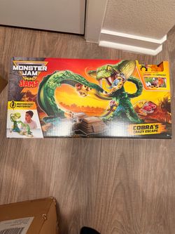 Monster Jam Mini Jams Cobra's Crazy Escape Playset