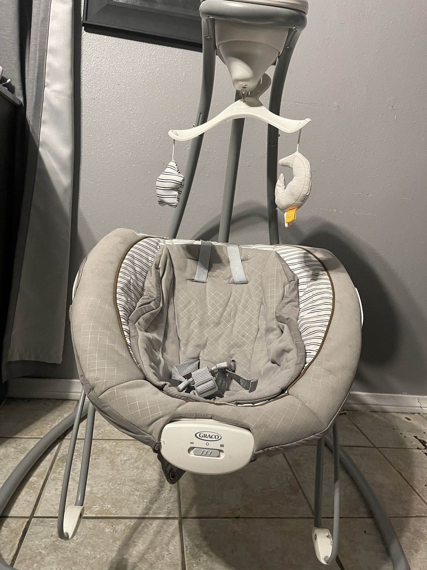 graco baby swing and bouncer