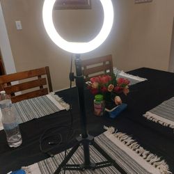 RING LIGHT AND STAND 