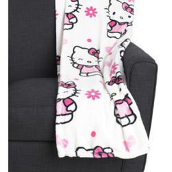 Hello Kitty Daisy Blanket 