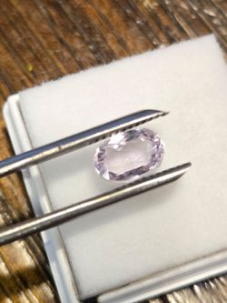 Natural medium pink Kunzite.

1.93ct