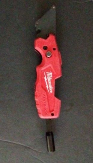 MILWAUKEE MULTI TOOL