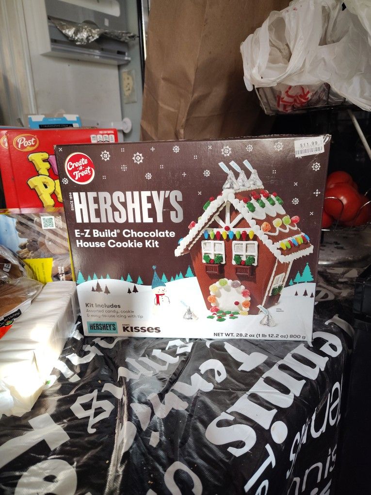 Hershey's https://offerup.com/redirect/?o=RS5aLmJ1aWxk Chocolate House Kit