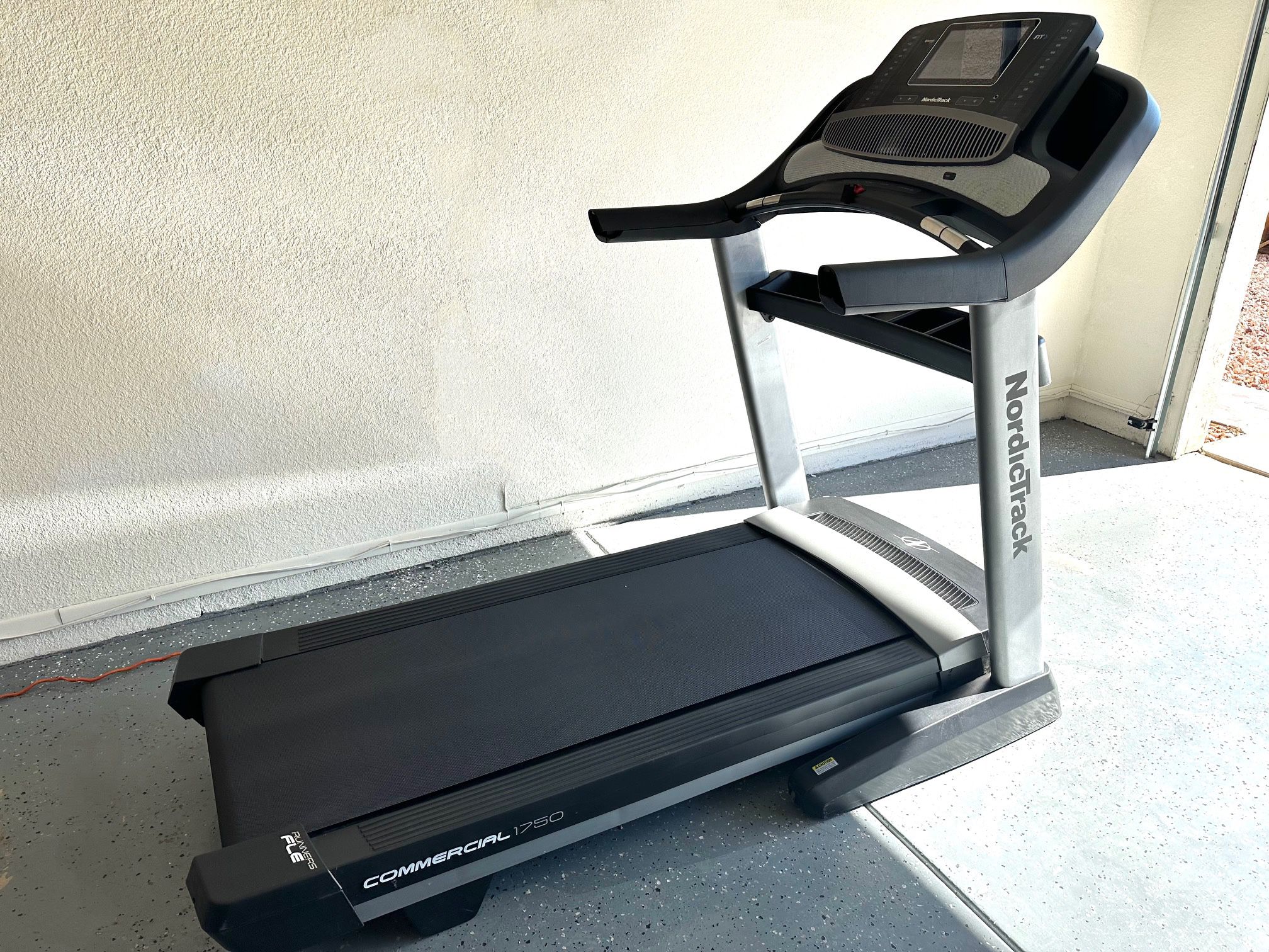NordicTrack 1750 Commercial Treadmill 