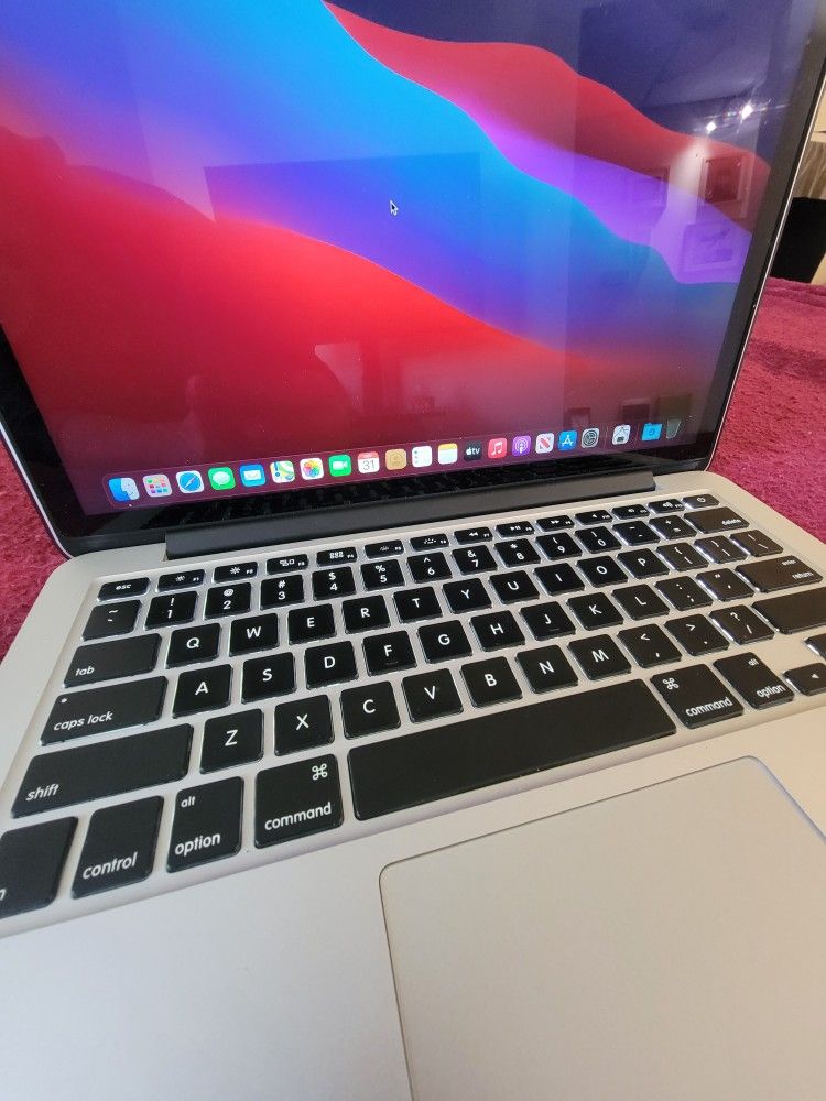 MacBook Pro 13"RETINA   Intel i5 RAM 8GB - 256SSD Woking Great Year 2015  INC/ CHARGER  