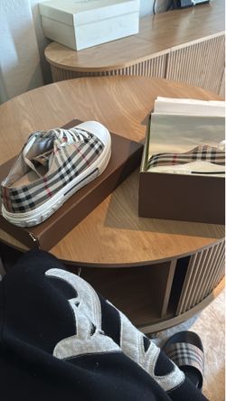 Burberry converse