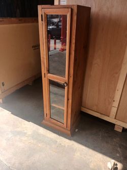Curio display cabinet