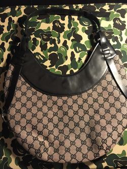 Gucci purse (UA)