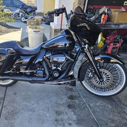 2018 Harley Streetglide Runs Excellent 