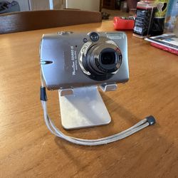 Canon PowerShot SD950 IS Digital ELPH - 12.1MP Titanium (Full Kit)