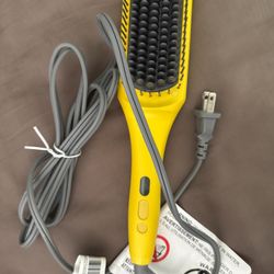 Drybar The Brush Crush Heated Straightening Brush
