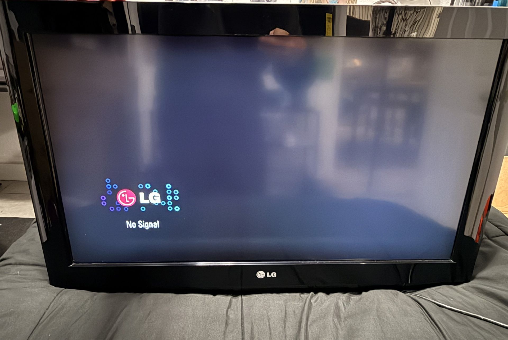 LG 32LH250H-UA 32” LCD TV