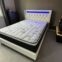 Queen bed frame with led lights new In a box mattress included. ☎️📲(213)713-74-89.  Cama Queen size con Luz led  Nueva en Caja entregamos a domicilio