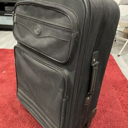 Médium Size Luggage