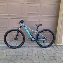 TREK MARLIN 5 MOUNTAIN BIKE 27.5 INCH LIKE NEW ( CHECK MY OTHER BIKES)