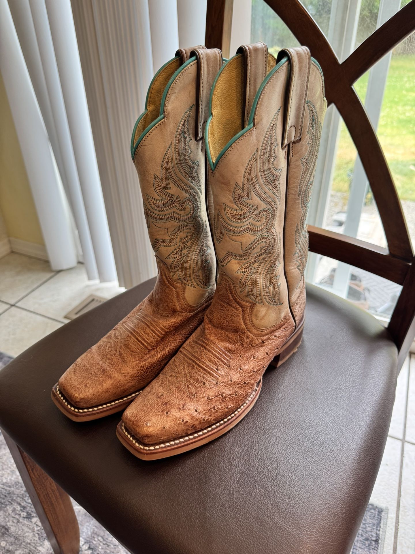 Cowgirl Boots Like New