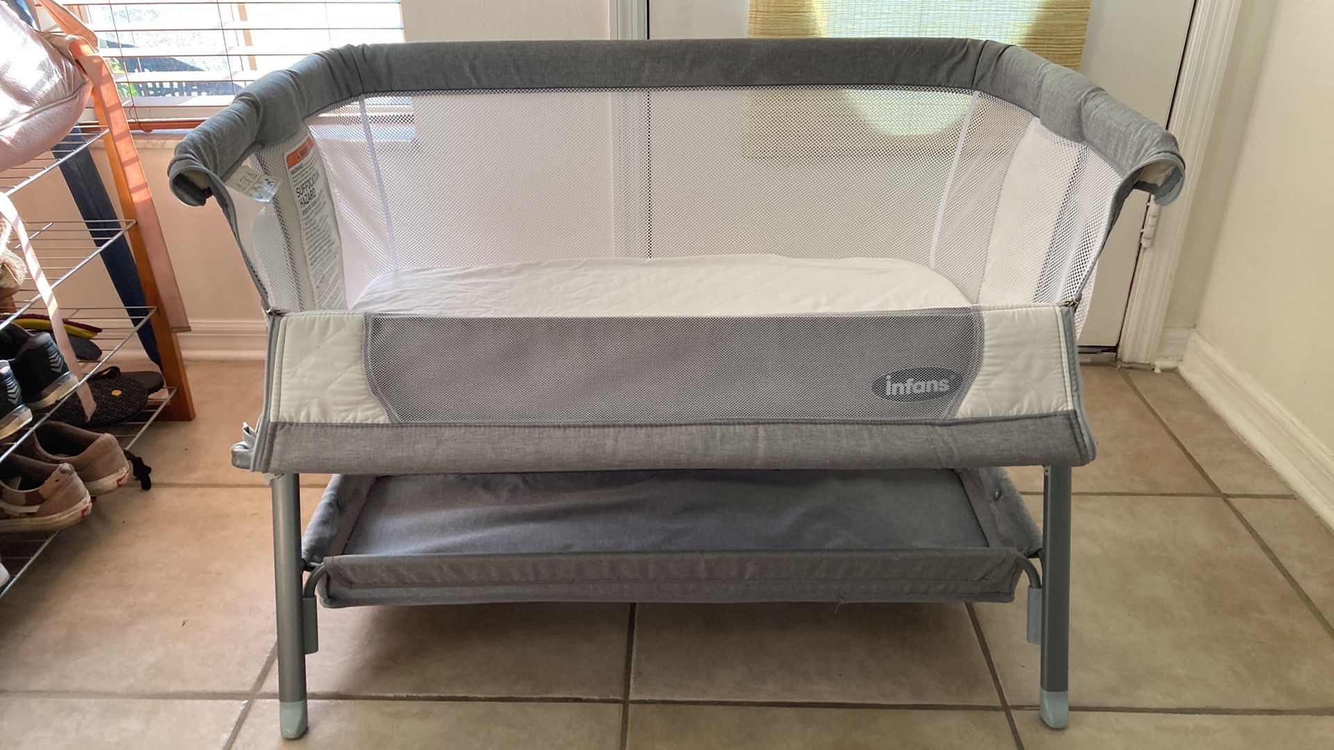 Baby Crib Bedside bassinet 