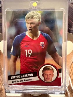 2019 Erling Haaland Hot Shot Prospects (RC) rookie card - Norway