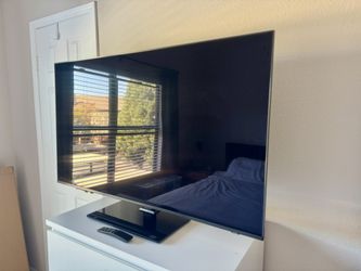 MOVING SALE: 50" Samsung Neo QLED 4K Smart TV (QN90B) + Accessories