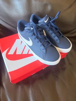 Nike shoe size 4 brand new