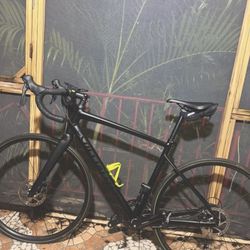 Specialized Diverge. Matte Black 