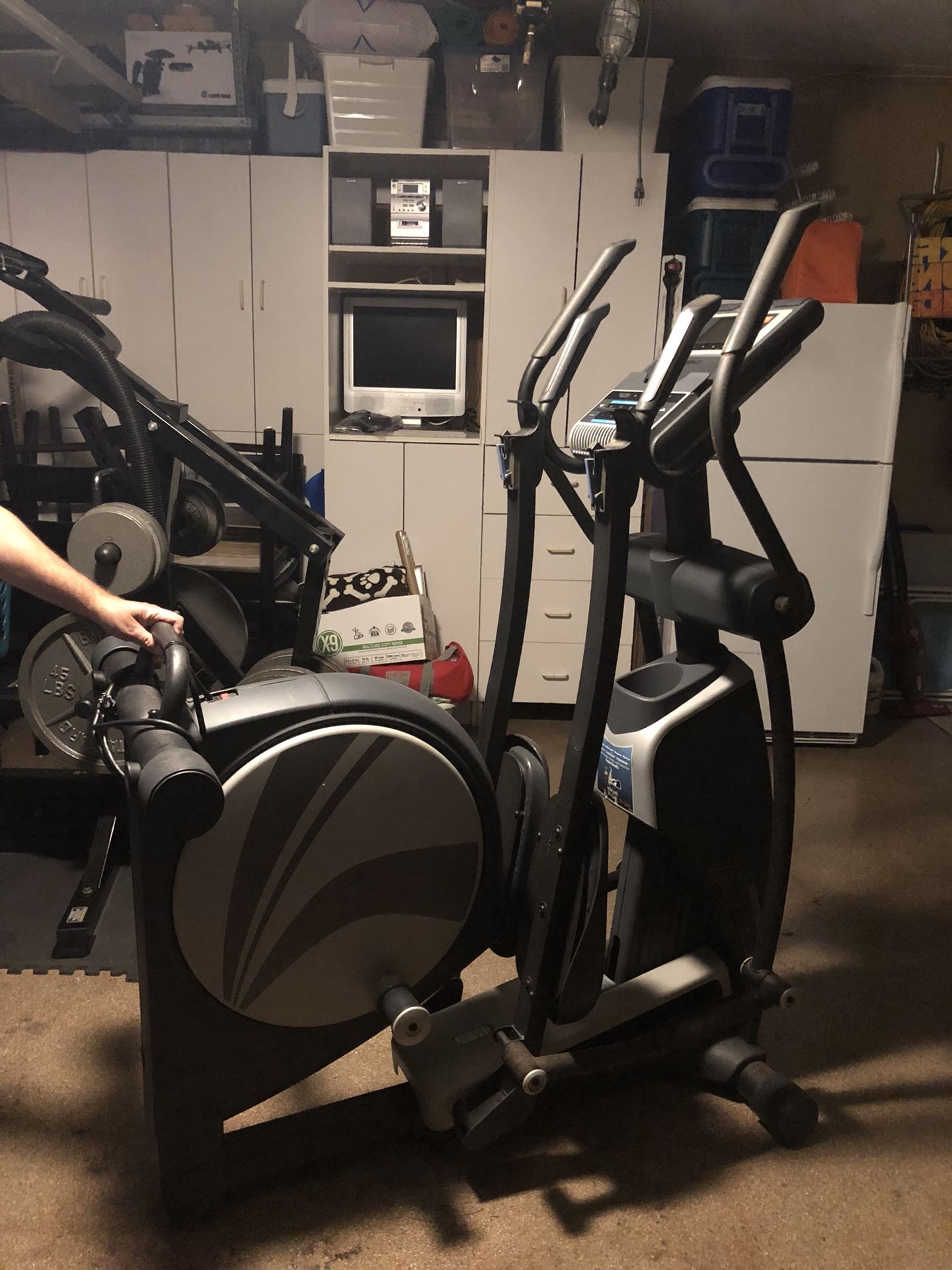 Healthrider H95e Elliptical. WORKS EXCELLENT for Sale in Pompano