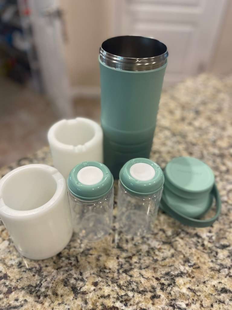 Momcozy 22Oz Portable Breast Milk Cooler
