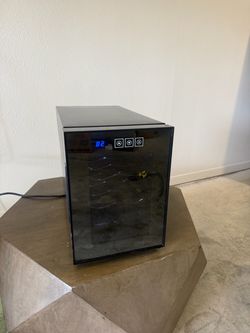 Countertop Wine Cooler with Digital Display